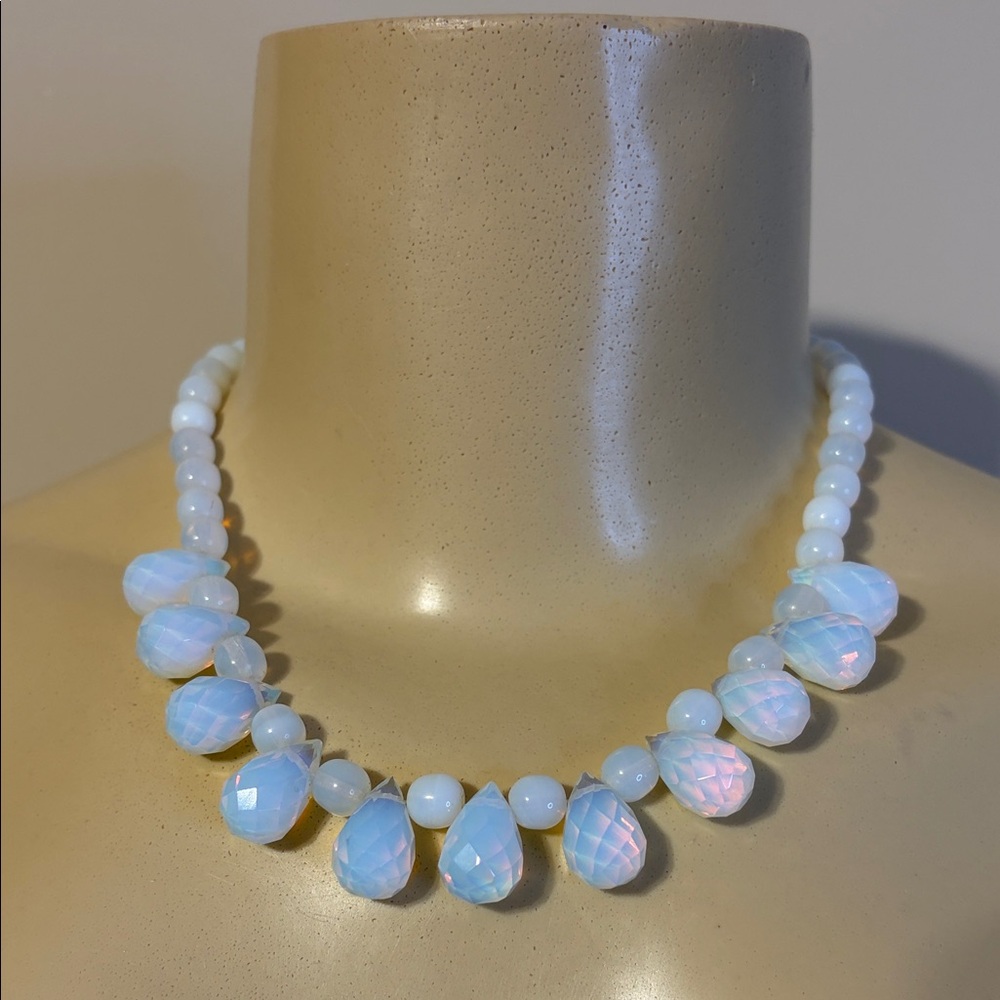 Vintage Elegant light blue Opalescent Necklace
